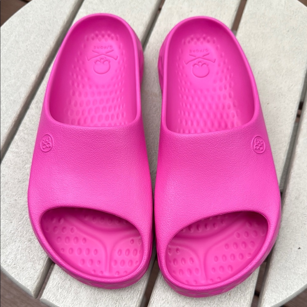 G/Fore unisex Pink Slide Sandals